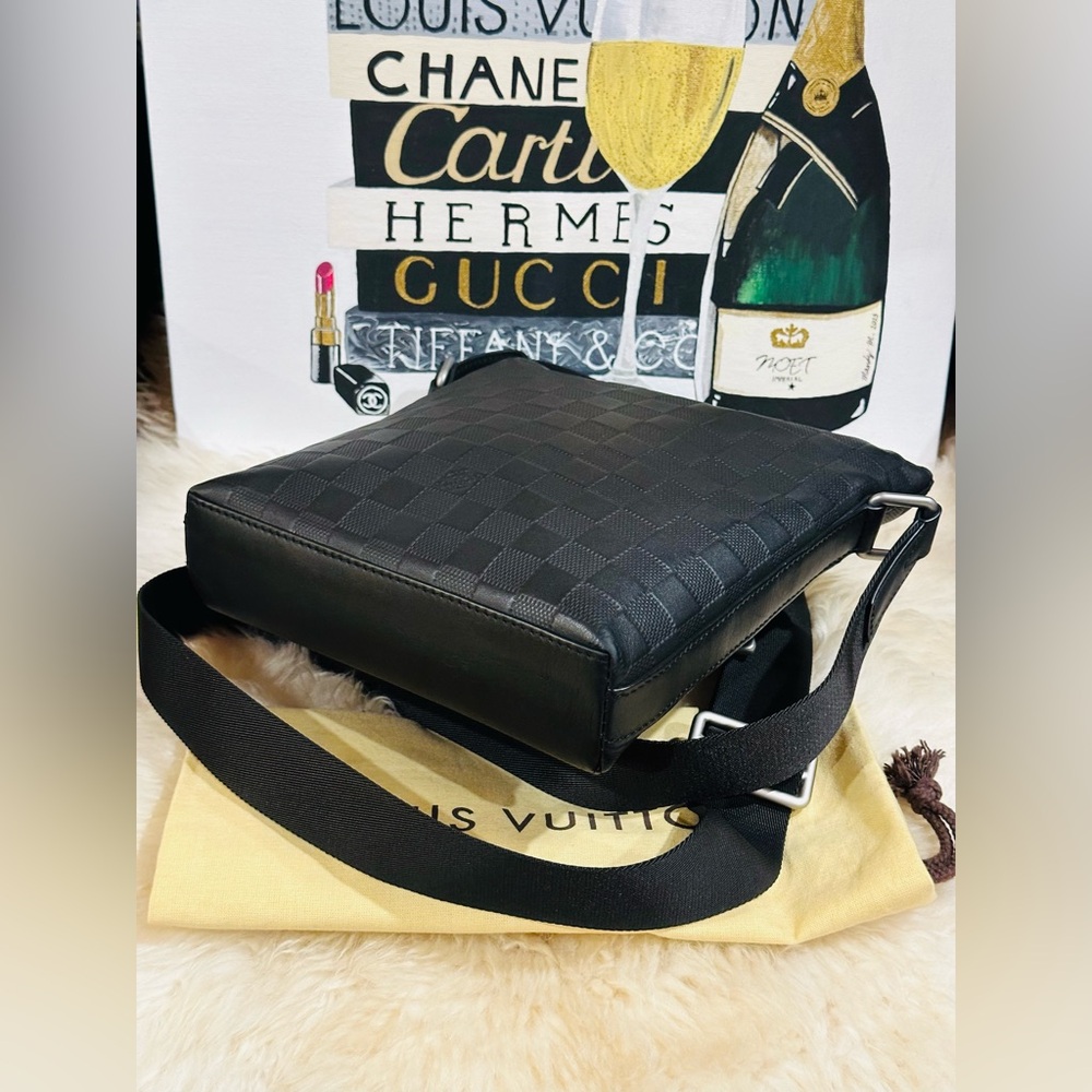 ❌ ❌ SOLD ❌❌LOUIS VUITTON DAMIER INFINI BRAZZA MESSENGER BAG UNISEX w/ DUST BAG - Picture 8 of 17